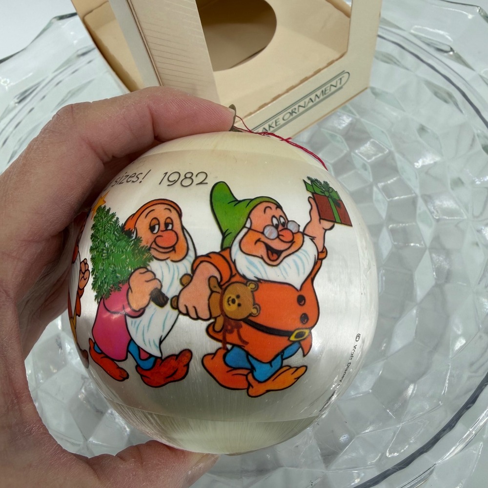 Hallmark Keep Disney 1982 Unbreakable Satin Ornament Snow White Dwarfs Christmas - Picture 6 of 7